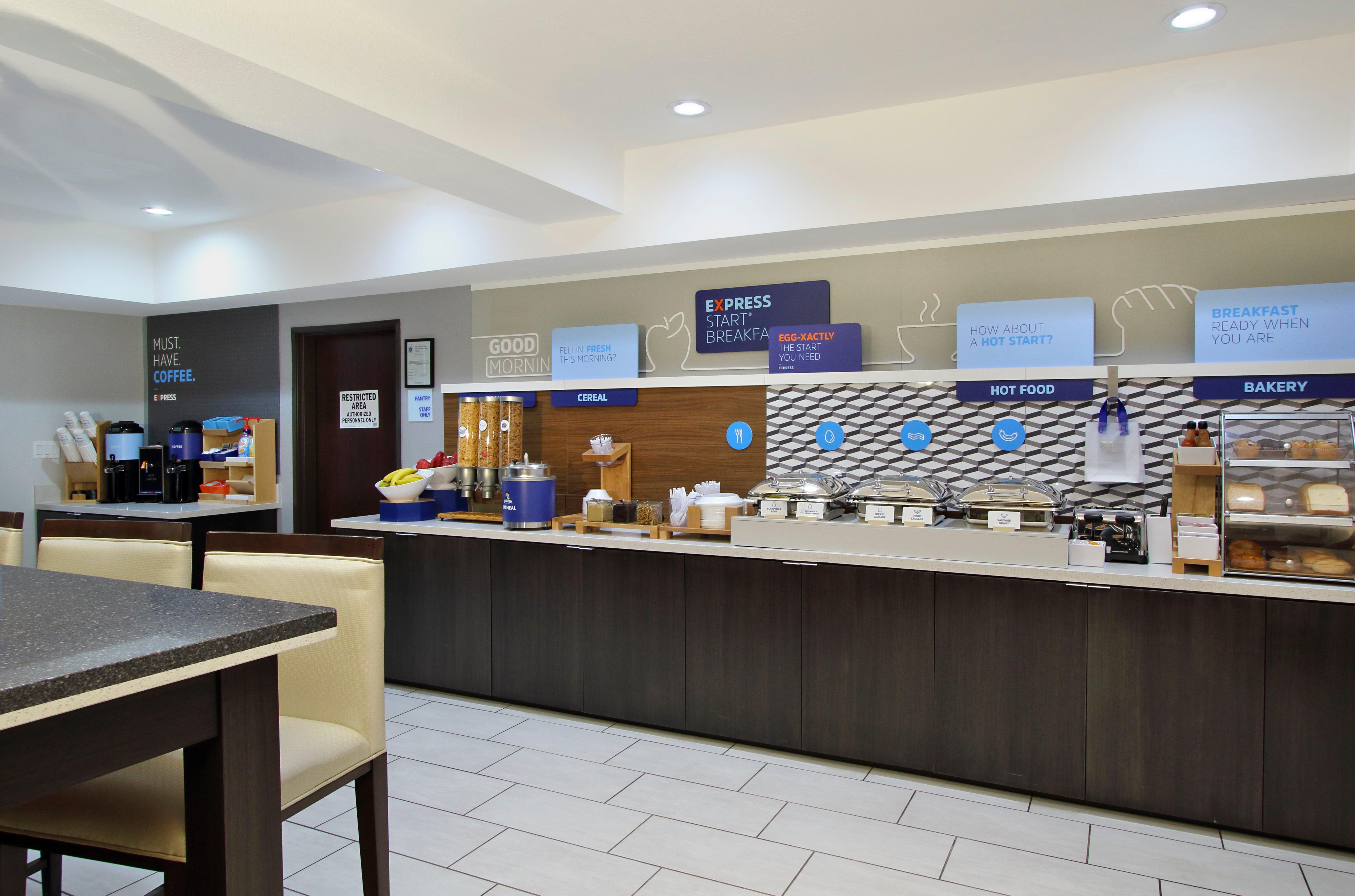 Holiday Inn Express And Suites Houston North - Iah Area By Ihg Exterior foto
