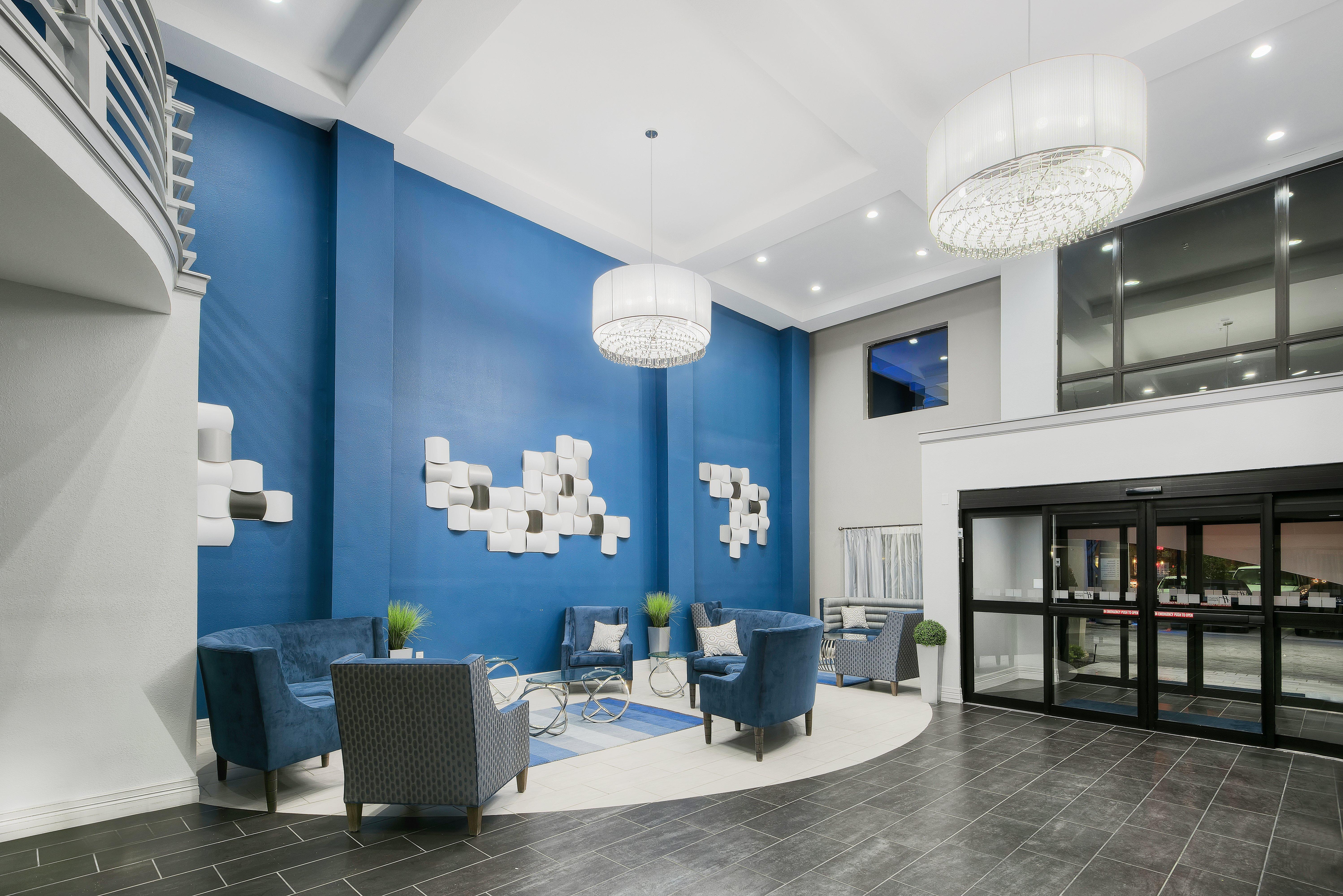 Holiday Inn Express And Suites Houston North - Iah Area By Ihg Exterior foto